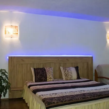 Hadjipopov House 3*