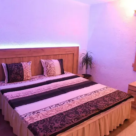 Hadjipopov House 3*