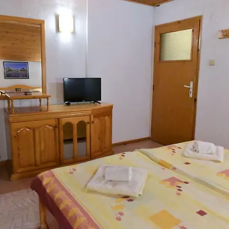 Hadjipopov House 3*