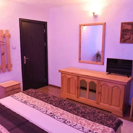 Hadjipopov House 3*