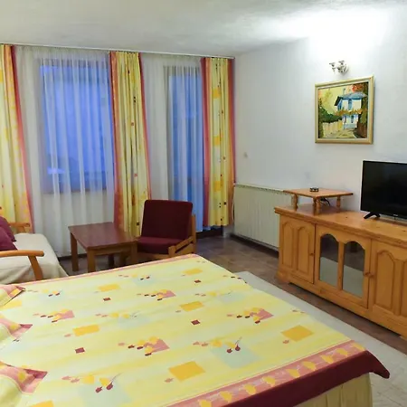 Gæstehus Hadjipopov House 3*