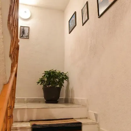 Hadjipopov House Gasthof 3*