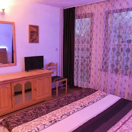 Hadjipopov House Gæstehus 3*